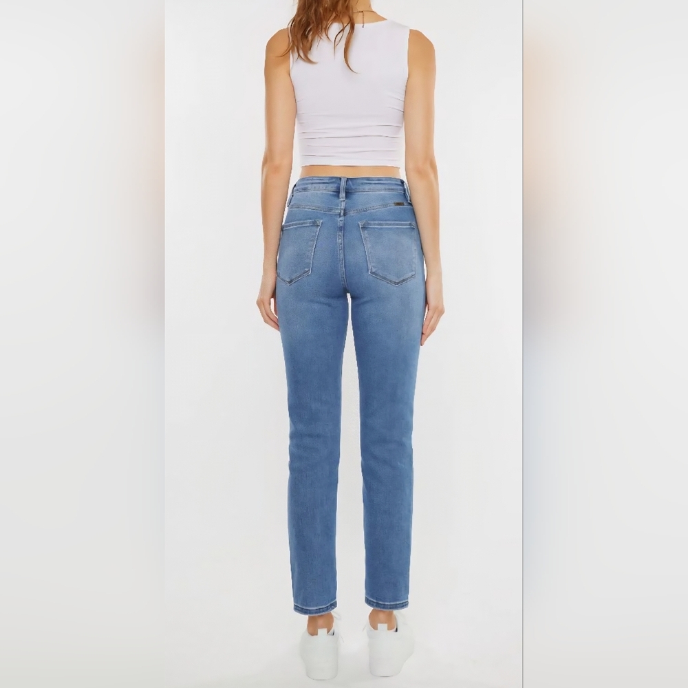 KanCan Hailee Straight Jean